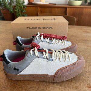 Landed footwear - The Switchback sneaker - NWT